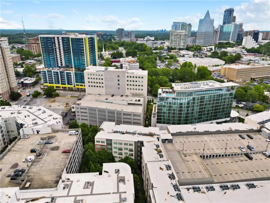 395 Pharr Road Ne Unit 103, Atlanta, Georgia 30305, 1 Bedroom Bedrooms, ,1 BathroomBathrooms,Residential,For Sale,395 Pharr Road Ne Unit 103,7579402