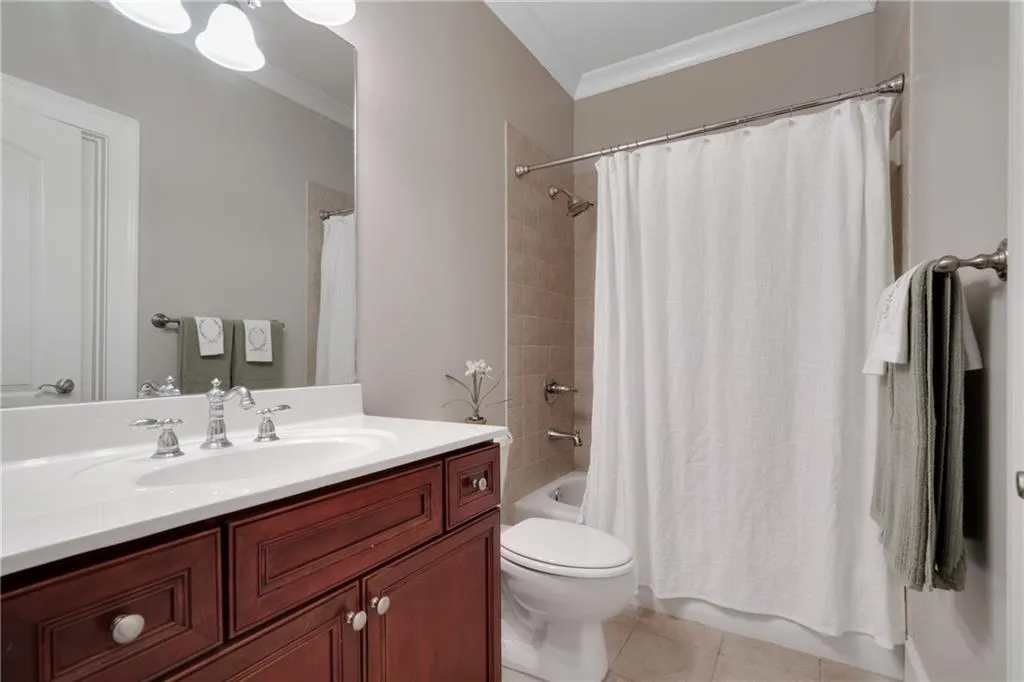 1075 Charles Towne Square, Sandy Springs, Georgia 30328, 4 Bedrooms Bedrooms, ,3 BathroomsBathrooms,Residential,Sold,1075 Charles Towne Square,6907615