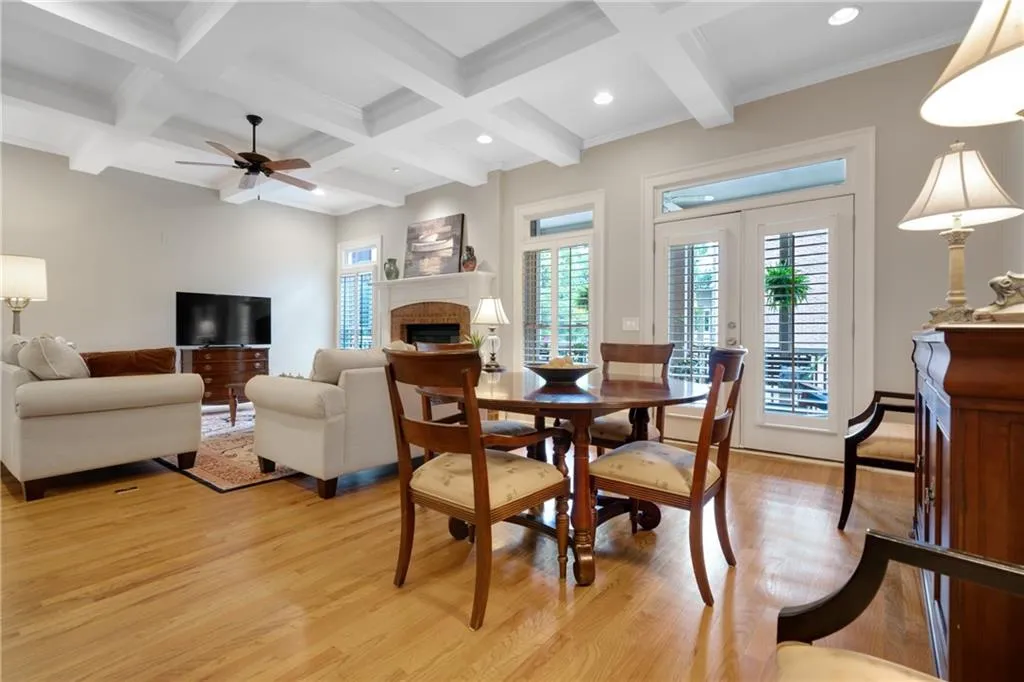 1075 Charles Towne Square, Sandy Springs, Georgia 30328, 4 Bedrooms Bedrooms, ,3 BathroomsBathrooms,Residential,Sold,1075 Charles Towne Square,6907615