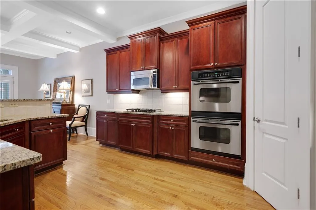 1075 Charles Towne Square, Sandy Springs, Georgia 30328, 4 Bedrooms Bedrooms, ,3 BathroomsBathrooms,Residential,Sold,1075 Charles Towne Square,6907615