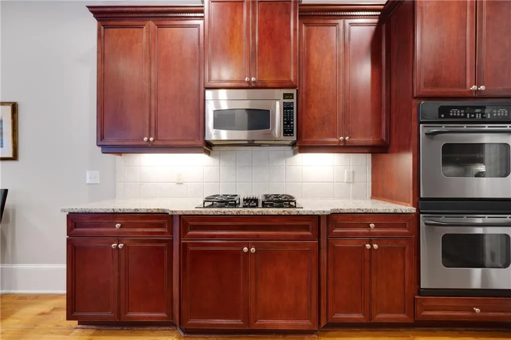 1075 Charles Towne Square, Sandy Springs, Georgia 30328, 4 Bedrooms Bedrooms, ,3 BathroomsBathrooms,Residential,Sold,1075 Charles Towne Square,6907615