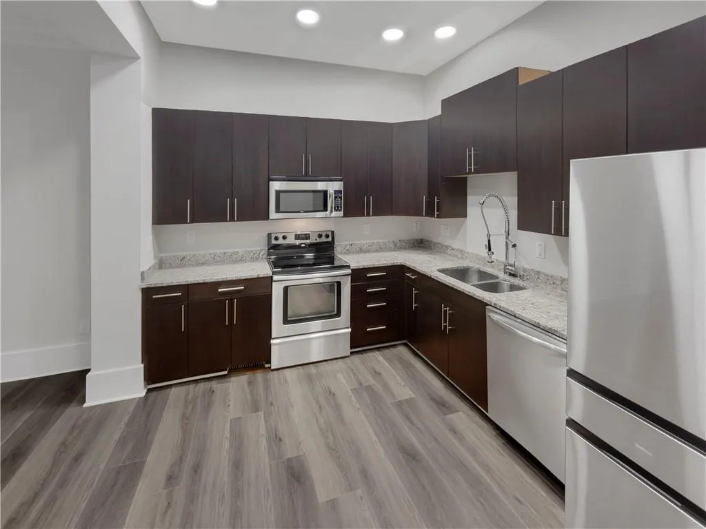 745 Fountainhead Lane Ne Unit 113, Atlanta, Georgia 30324, 2 Bedrooms Bedrooms, ,2 BathroomsBathrooms,Residential,For Sale,745 Fountainhead Lane Ne Unit 113,7440765