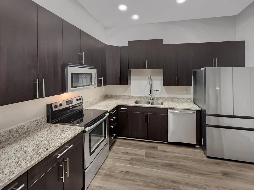 745 Fountainhead Lane Ne Unit 113, Atlanta, Georgia 30324, 2 Bedrooms Bedrooms, ,2 BathroomsBathrooms,Residential,For Sale,745 Fountainhead Lane Ne Unit 113,7440765