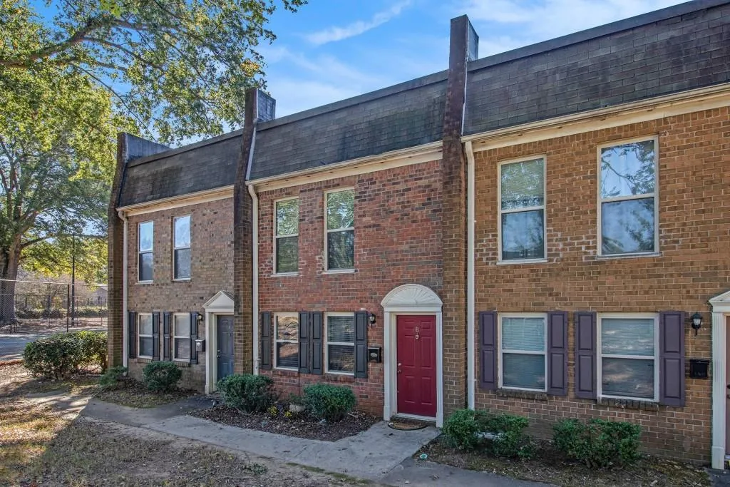 205 Winding River Dr.