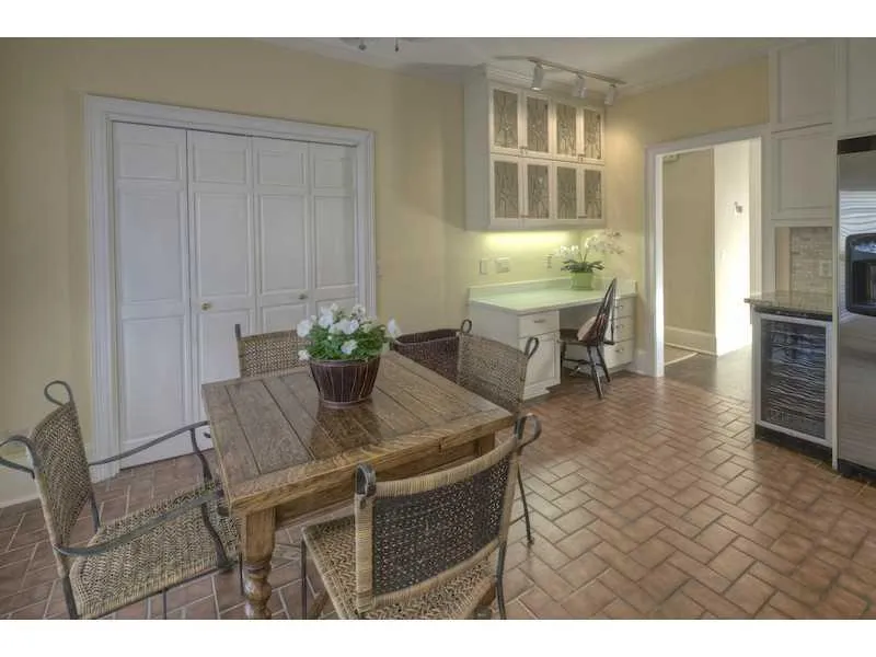 915 Manchester Place, Atlanta, Georgia 30328, 4 Bedrooms Bedrooms, ,3 BathroomsBathrooms,Residential,Sold,915 Manchester Place,5222445