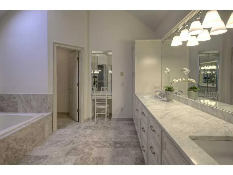 915 Manchester Place, Atlanta, Georgia 30328, 4 Bedrooms Bedrooms, ,3 BathroomsBathrooms,Residential,Sold,915 Manchester Place,5222445