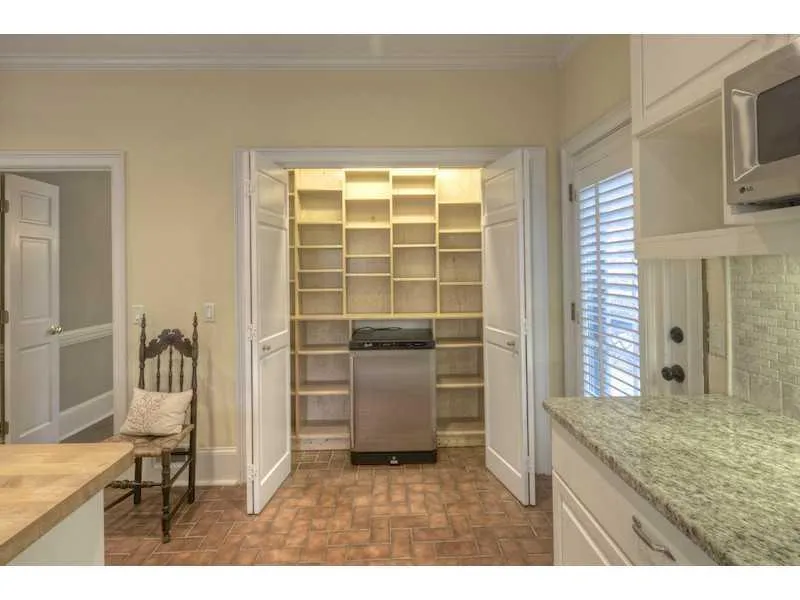 915 Manchester Place, Atlanta, Georgia 30328, 4 Bedrooms Bedrooms, ,3 BathroomsBathrooms,Residential,Sold,915 Manchester Place,5222445