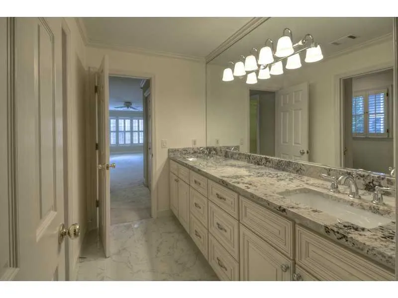 915 Manchester Place, Atlanta, Georgia 30328, 4 Bedrooms Bedrooms, ,3 BathroomsBathrooms,Residential,Sold,915 Manchester Place,5222445