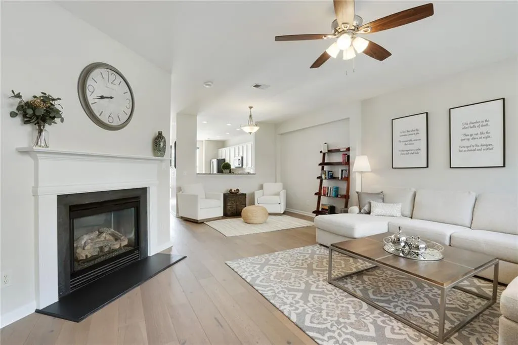 3511 Chattahoochee Summit Lane Se, Atlanta, Georgia 30339, 4 Bedrooms Bedrooms, ,3 BathroomsBathrooms,Residential,For Sale,3511 Chattahoochee Summit Lane Se,7615463
