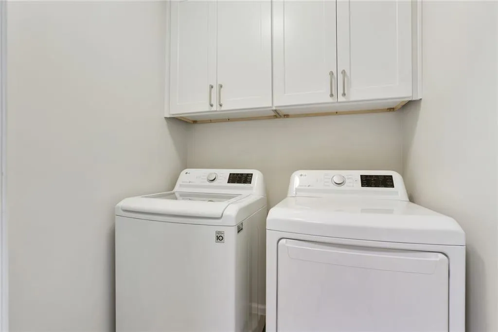 3511 Chattahoochee Summit Lane Se, Atlanta, Georgia 30339, 4 Bedrooms Bedrooms, ,3 BathroomsBathrooms,Residential,For Sale,3511 Chattahoochee Summit Lane Se,7615463