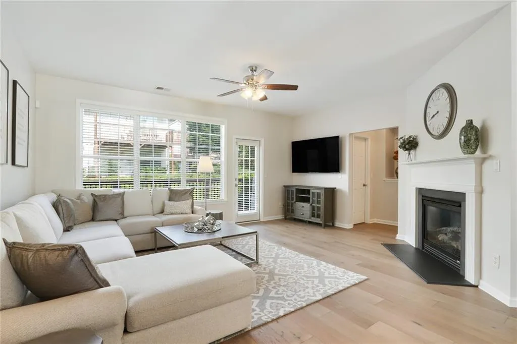 3511 Chattahoochee Summit Lane Se, Atlanta, Georgia 30339, 4 Bedrooms Bedrooms, ,3 BathroomsBathrooms,Residential,For Sale,3511 Chattahoochee Summit Lane Se,7615463
