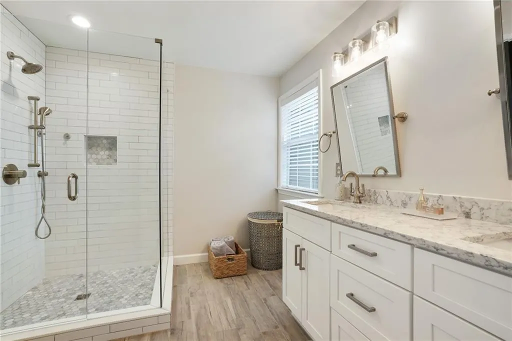 3511 Chattahoochee Summit Lane Se, Atlanta, Georgia 30339, 4 Bedrooms Bedrooms, ,3 BathroomsBathrooms,Residential,For Sale,3511 Chattahoochee Summit Lane Se,7615463