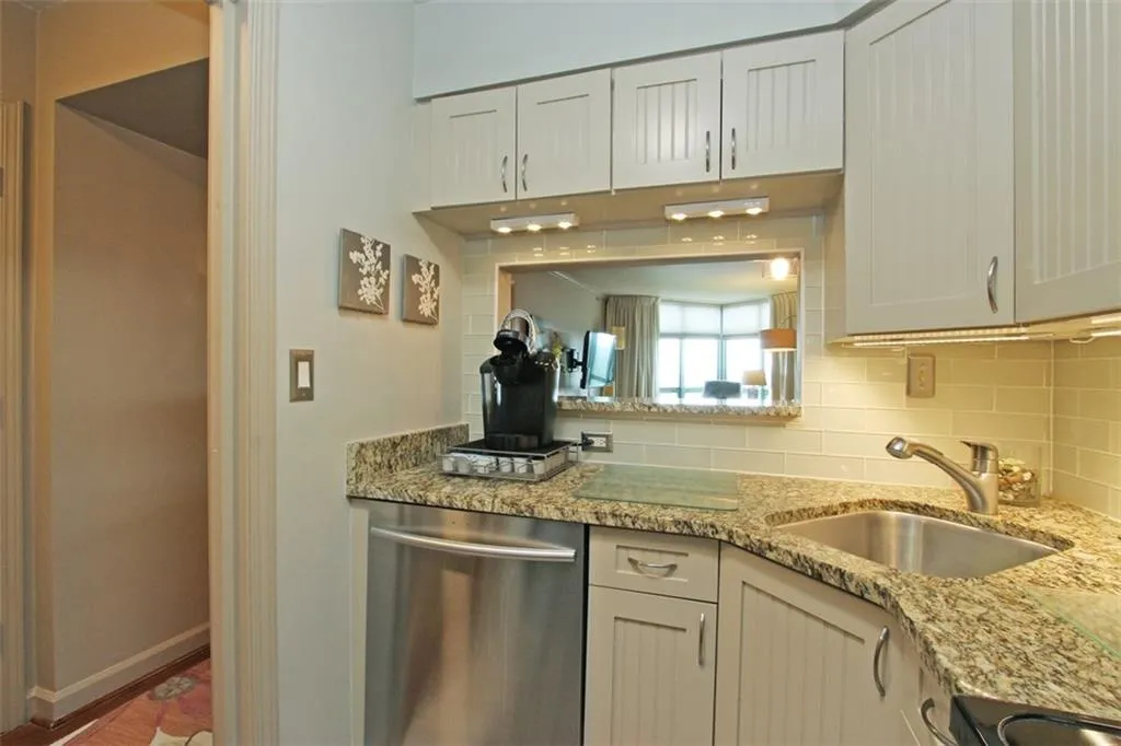 2870 Pharr Court South Nw Unit 2107, Atlanta, Georgia 30305, 1 Bedroom Bedrooms, ,1 BathroomBathrooms,Residential,Sold,2870 Pharr Court South Nw Unit 2107,5835828