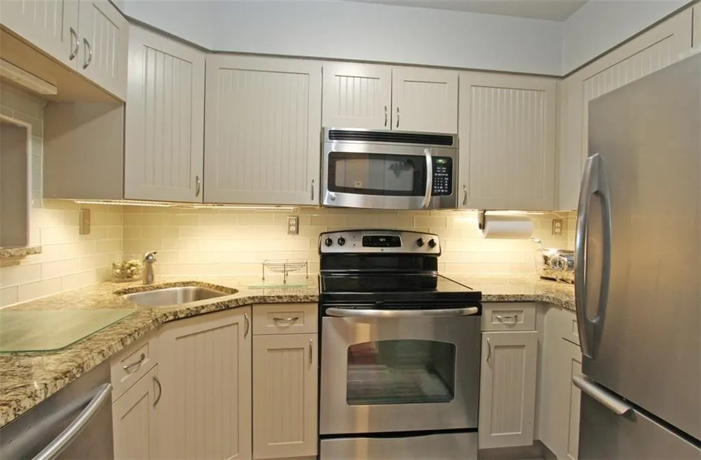 2870 Pharr Court South Nw Unit 2107, Atlanta, Georgia 30305, 1 Bedroom Bedrooms, ,1 BathroomBathrooms,Residential,Sold,2870 Pharr Court South Nw Unit 2107,5835828