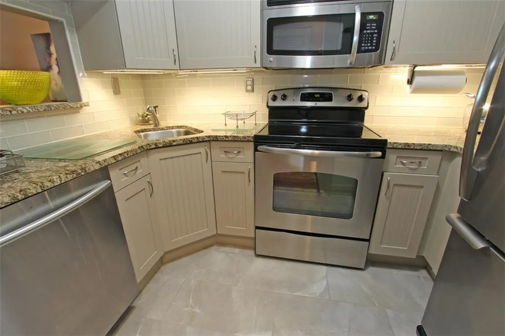 2870 Pharr Court South Nw Unit 2107, Atlanta, Georgia 30305, 1 Bedroom Bedrooms, ,1 BathroomBathrooms,Residential,Sold,2870 Pharr Court South Nw Unit 2107,5835828
