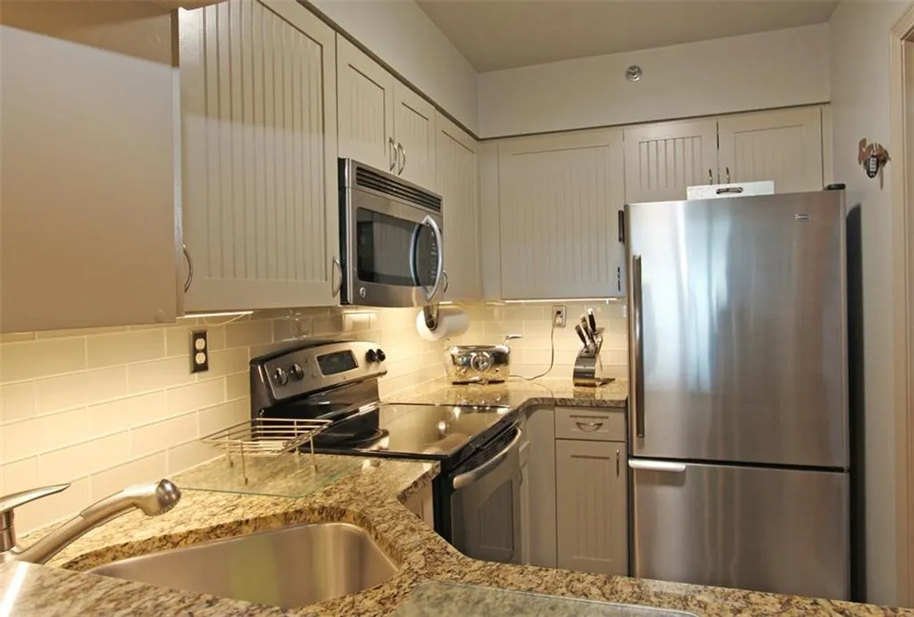 2870 Pharr Court South Nw Unit 2107, Atlanta, Georgia 30305, 1 Bedroom Bedrooms, ,1 BathroomBathrooms,Residential,Sold,2870 Pharr Court South Nw Unit 2107,5835828