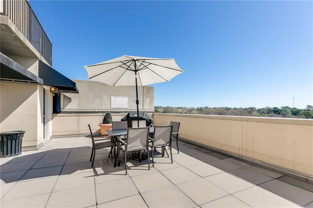 2277 Peachtree Road Ne Unit 608, Atlanta, Georgia 30309, 1 Bedroom Bedrooms, ,1 BathroomBathrooms,Residential,For Sale,2277 Peachtree Road Ne Unit 608,7535618