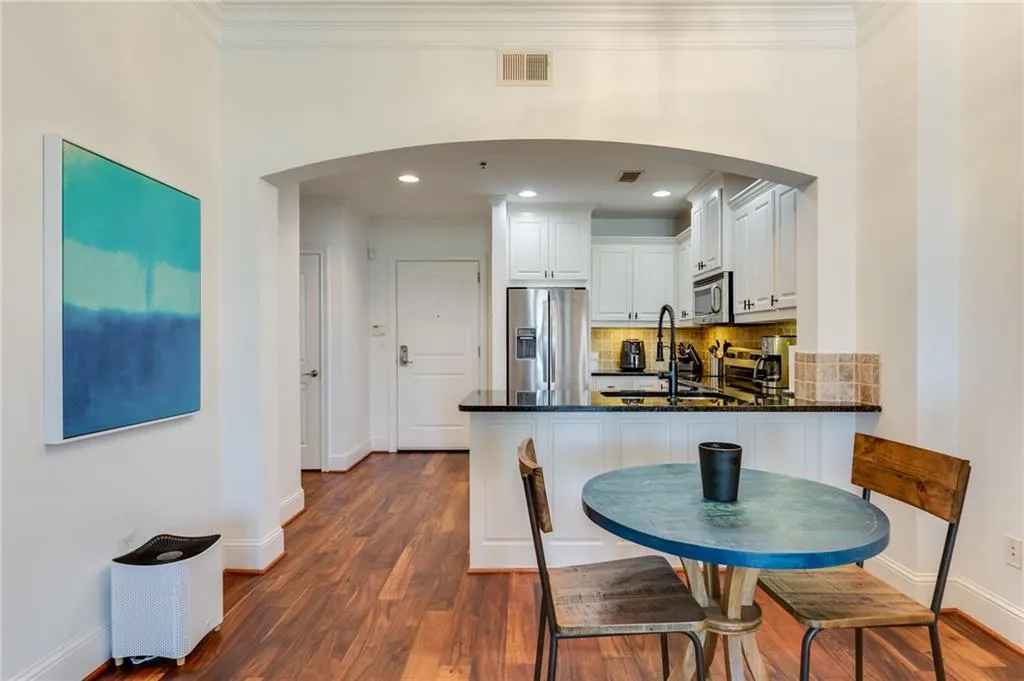 2277 Peachtree Road Ne Unit 608, Atlanta, Georgia 30309, 1 Bedroom Bedrooms, ,1 BathroomBathrooms,Residential,For Sale,2277 Peachtree Road Ne Unit 608,7535618