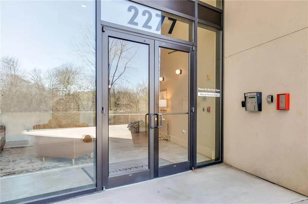 2277 Peachtree Road Ne Unit 608, Atlanta, Georgia 30309, 1 Bedroom Bedrooms, ,1 BathroomBathrooms,Residential,For Sale,2277 Peachtree Road Ne Unit 608,7535618