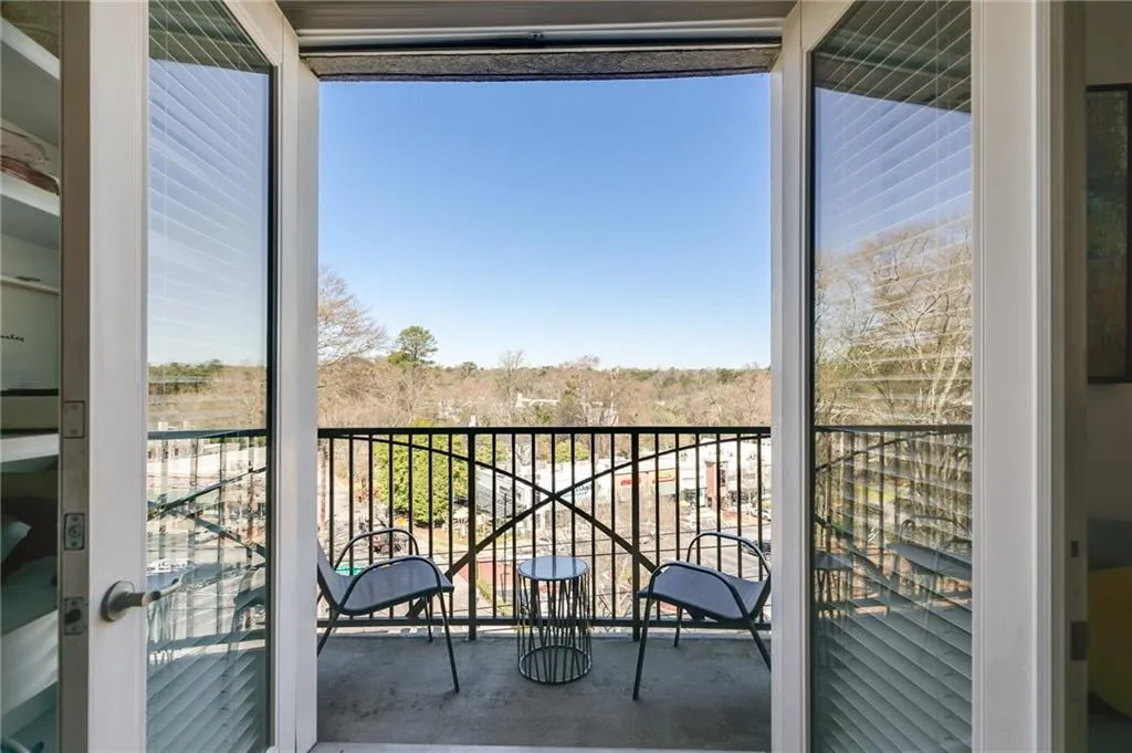 2277 Peachtree Road Ne Unit 608, Atlanta, Georgia 30309, 1 Bedroom Bedrooms, ,1 BathroomBathrooms,Residential,For Sale,2277 Peachtree Road Ne Unit 608,7535618