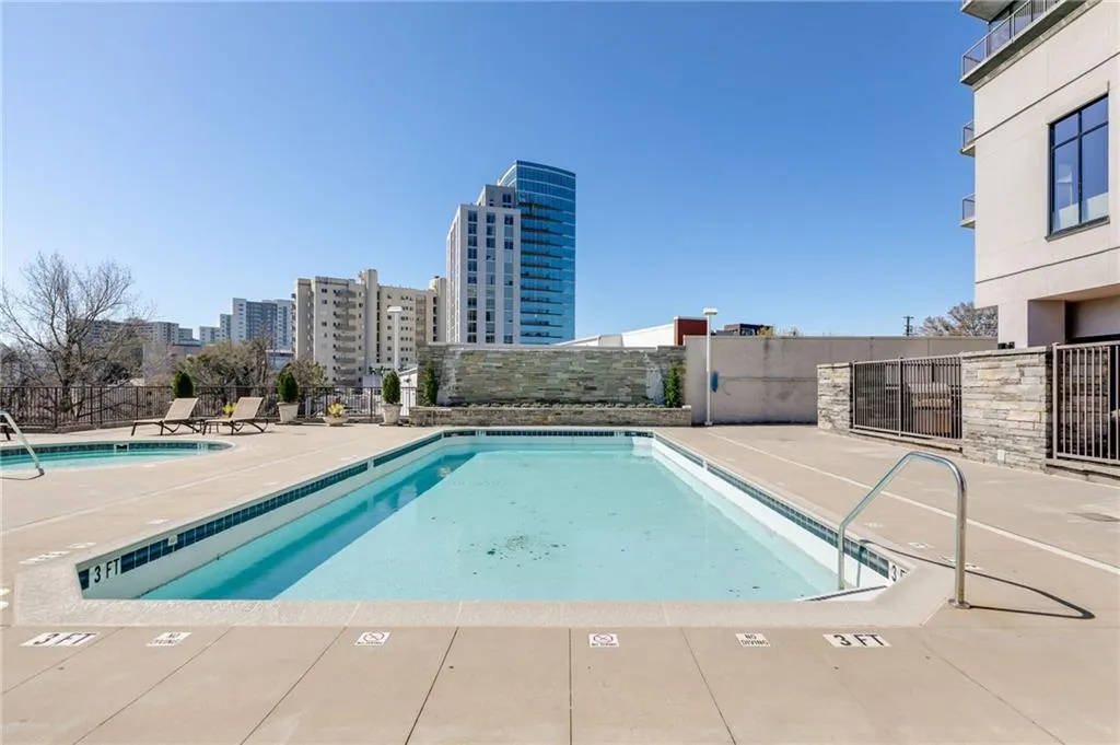 2277 Peachtree Road Ne Unit 608, Atlanta, Georgia 30309, 1 Bedroom Bedrooms, ,1 BathroomBathrooms,Residential,For Sale,2277 Peachtree Road Ne Unit 608,7535618
