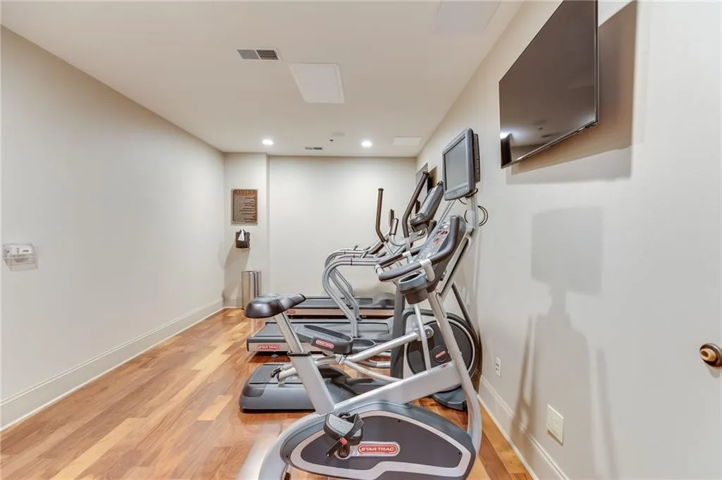 2277 Peachtree Road Ne Unit 608, Atlanta, Georgia 30309, 1 Bedroom Bedrooms, ,1 BathroomBathrooms,Residential,For Sale,2277 Peachtree Road Ne Unit 608,7535618