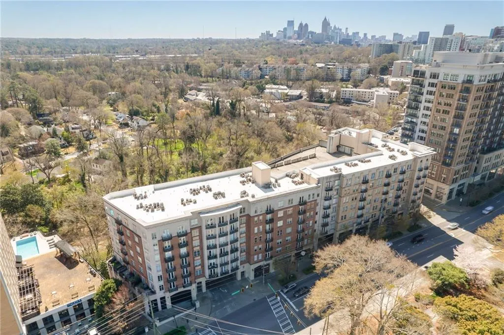 2277 Peachtree Road Ne Unit 608, Atlanta, Georgia 30309, 1 Bedroom Bedrooms, ,1 BathroomBathrooms,Residential,For Sale,2277 Peachtree Road Ne Unit 608,7535618
