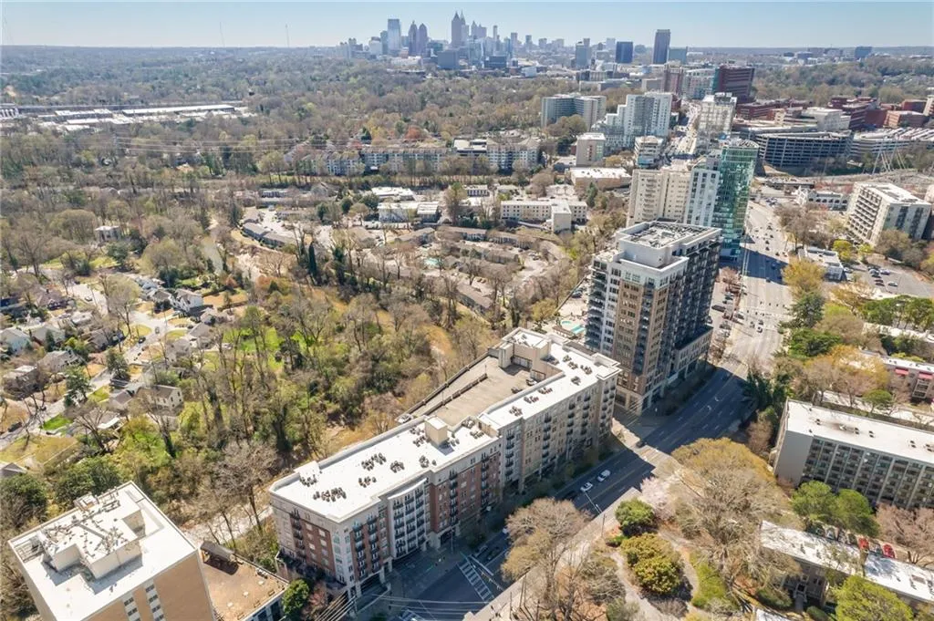 2277 Peachtree Road Ne Unit 608, Atlanta, Georgia 30309, 1 Bedroom Bedrooms, ,1 BathroomBathrooms,Residential,For Sale,2277 Peachtree Road Ne Unit 608,7535618