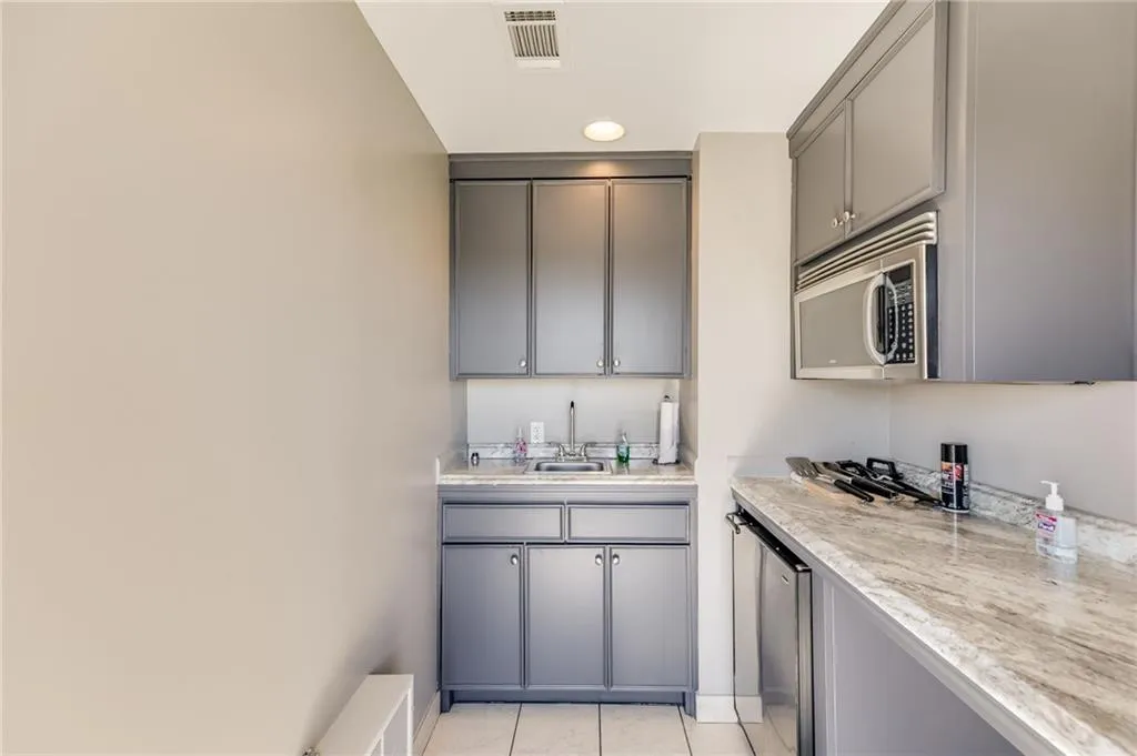 clubhouse kitchen