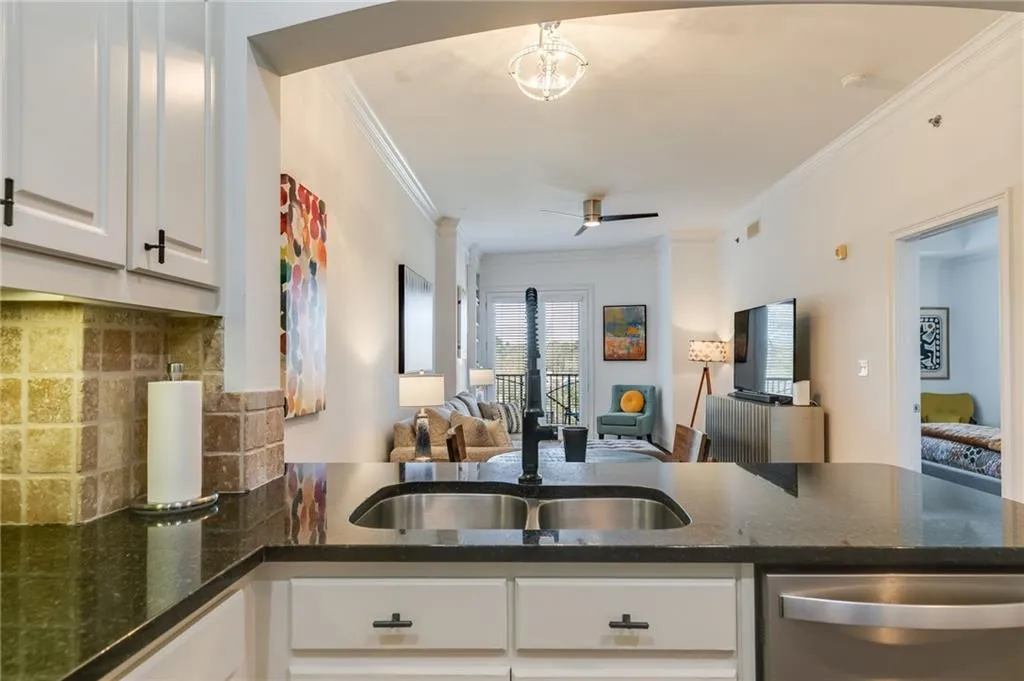 2277 Peachtree Road Ne Unit 608, Atlanta, Georgia 30309, 1 Bedroom Bedrooms, ,1 BathroomBathrooms,Residential,For Sale,2277 Peachtree Road Ne Unit 608,7535618