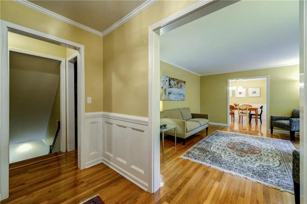 1285 Chaucer Lane, Brookhaven, Georgia 30319, 3 Bedrooms Bedrooms, ,3 BathroomsBathrooms,Residential,Sold,1285 Chaucer Lane,5876209