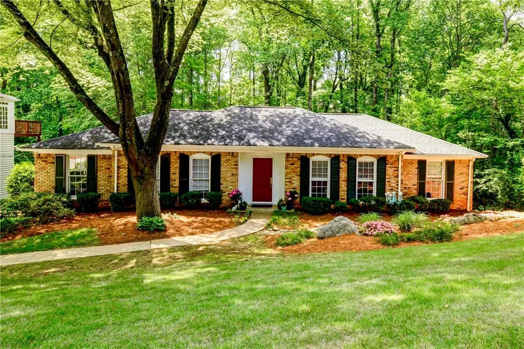 1285 Chaucer Lane, Brookhaven, Georgia 30319, 3 Bedrooms Bedrooms, ,3 BathroomsBathrooms,Residential,Sold,1285 Chaucer Lane,5876209