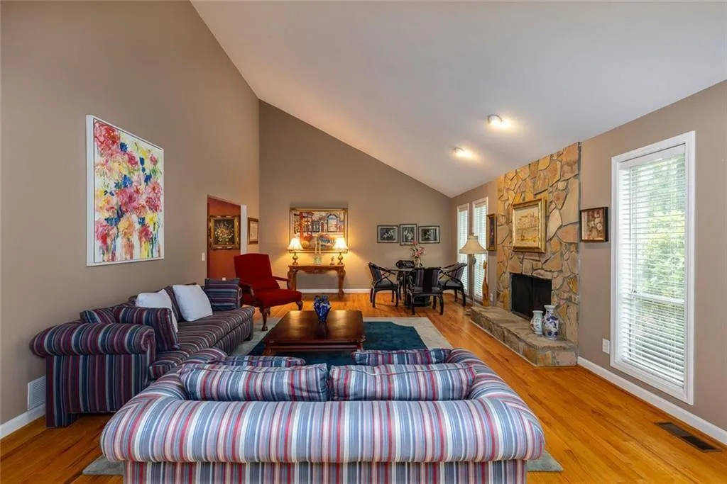 525 Spender Trace, Sandy Springs, Georgia 30328, 4 Bedrooms Bedrooms, ,3 BathroomsBathrooms,Residential,For Sale,525 Spender Trace,7642380 525 Spender Trace, Sandy Springs, Georgia 30328, 4 Bedrooms Bedrooms, ,3 BathroomsBathrooms,Residential,For Sale,525 Spender Trace,7642380