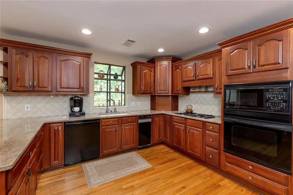 525 Spender Trace, Sandy Springs, Georgia 30350, 4 Bedrooms Bedrooms, ,3 BathroomsBathrooms,Residential,For Sale,525 Spender Trace,7642380