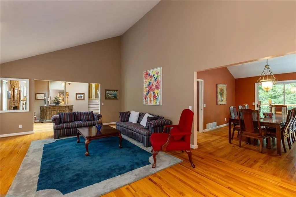 525 Spender Trace, Sandy Springs, Georgia 30328, 4 Bedrooms Bedrooms, ,3 BathroomsBathrooms,Residential,For Sale,525 Spender Trace,7642380 525 Spender Trace, Sandy Springs, Georgia 30328, 4 Bedrooms Bedrooms, ,3 BathroomsBathrooms,Residential,For Sale,525 Spender Trace,7642380