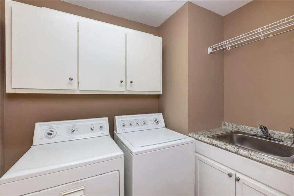 525 Spender Trace, Sandy Springs, Georgia 30328, 4 Bedrooms Bedrooms, ,3 BathroomsBathrooms,Residential,For Sale,525 Spender Trace,7642380 525 Spender Trace, Sandy Springs, Georgia 30328, 4 Bedrooms Bedrooms, ,3 BathroomsBathrooms,Residential,For Sale,525 Spender Trace,7642380