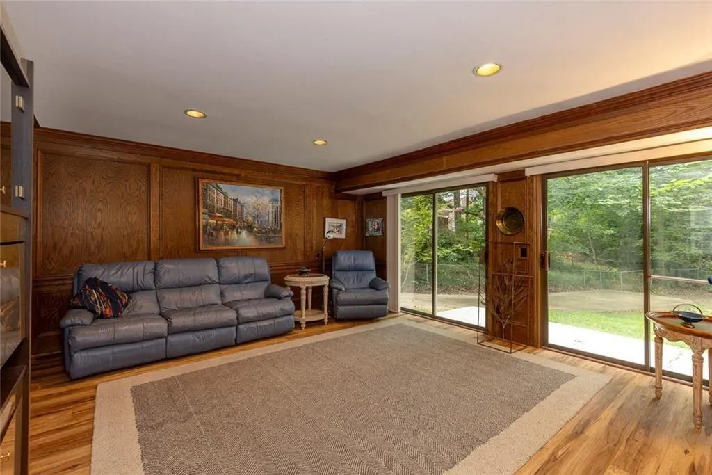 525 Spender Trace, Sandy Springs, Georgia 30328, 4 Bedrooms Bedrooms, ,3 BathroomsBathrooms,Residential,For Sale,525 Spender Trace,7642380 525 Spender Trace, Sandy Springs, Georgia 30328, 4 Bedrooms Bedrooms, ,3 BathroomsBathrooms,Residential,For Sale,525 Spender Trace,7642380