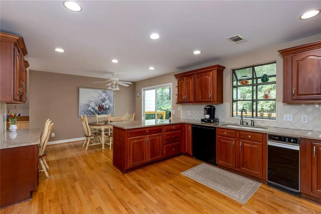 525 Spender Trace, Sandy Springs, Georgia 30350, 4 Bedrooms Bedrooms, ,3 BathroomsBathrooms,Residential,For Sale,525 Spender Trace,7642380