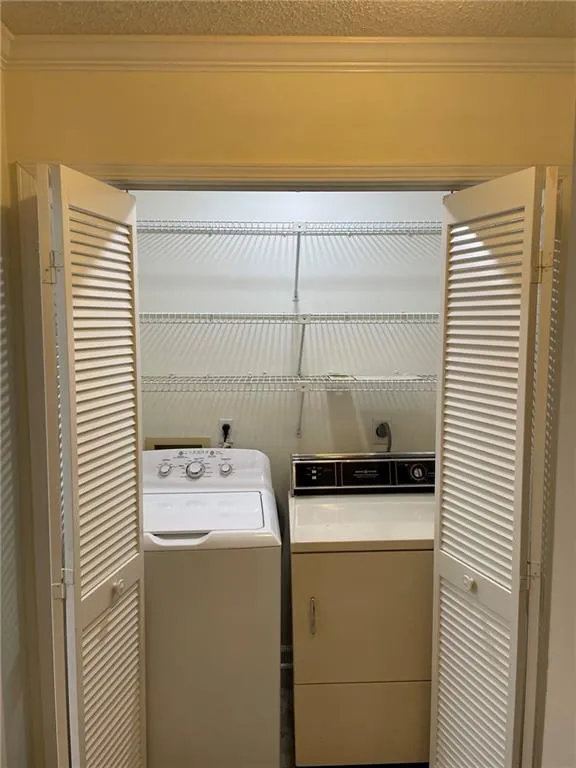 404 Barrington Hills Drive, Sandy Springs, Georgia 30350, 2 Bedrooms Bedrooms, ,2 BathroomsBathrooms,Residential,Sold,404 Barrington Hills Drive,7266123