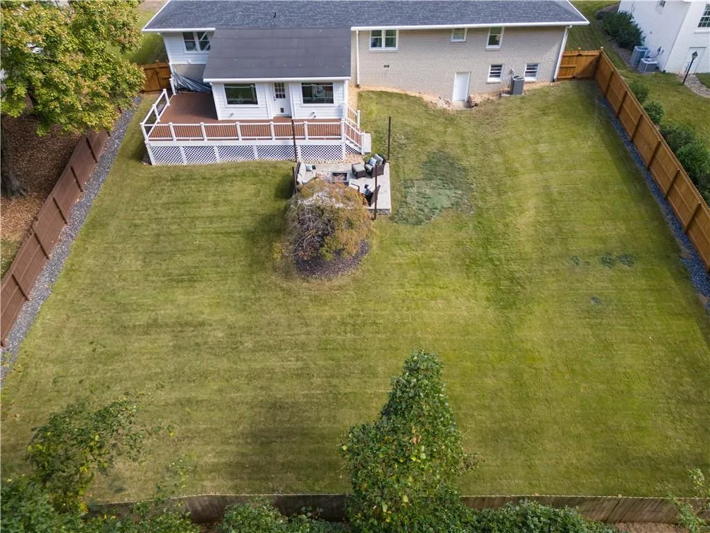 Birds eye view of property