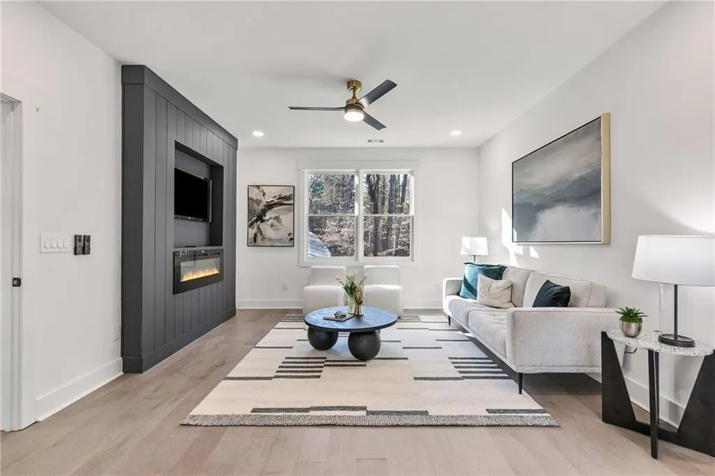 240 Grogans Lake Point, Sandy Springs, Georgia 30350, 6 Bedrooms Bedrooms, ,6 BathroomsBathrooms,Residential,Sold,240 Grogans Lake Point,7532244