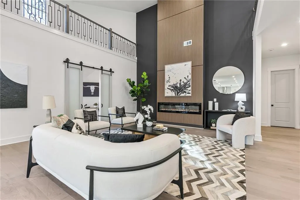 240 Grogans Lake Point, Sandy Springs, Georgia 30350, 6 Bedrooms Bedrooms, ,6 BathroomsBathrooms,Residential,Sold,240 Grogans Lake Point,7532244