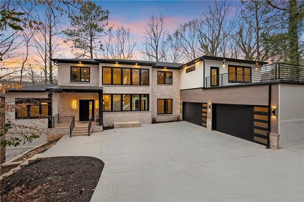 240 Grogans Lake Point, Sandy Springs, Georgia 30350, 6 Bedrooms Bedrooms, ,6 BathroomsBathrooms,Residential,Sold,240 Grogans Lake Point,7532244