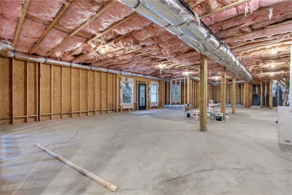 240 Grogans Lake Point, Sandy Springs, Georgia 30350, 6 Bedrooms Bedrooms, ,6 BathroomsBathrooms,Residential,Sold,240 Grogans Lake Point,7532244