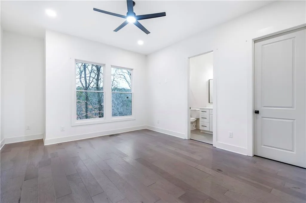 240 Grogans Lake Point, Sandy Springs, Georgia 30350, 6 Bedrooms Bedrooms, ,6 BathroomsBathrooms,Residential,Sold,240 Grogans Lake Point,7532244