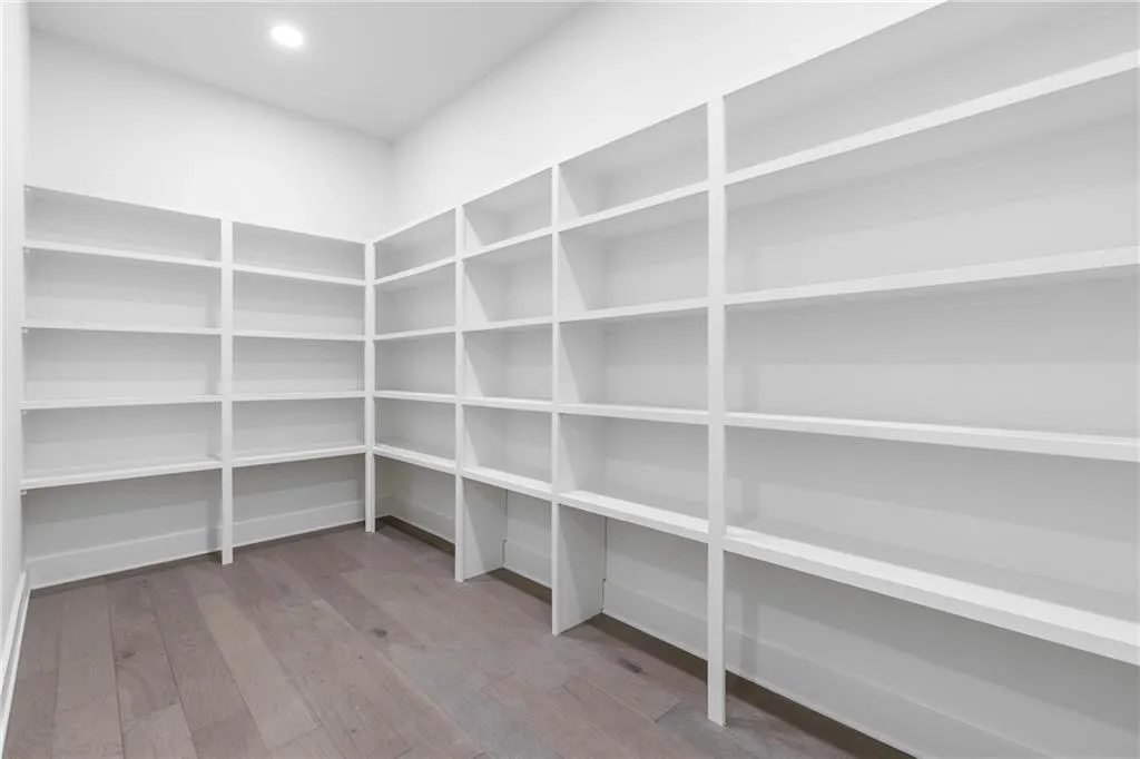 240 Grogans Lake Point, Sandy Springs, Georgia 30350, 6 Bedrooms Bedrooms, ,6 BathroomsBathrooms,Residential,Sold,240 Grogans Lake Point,7532244