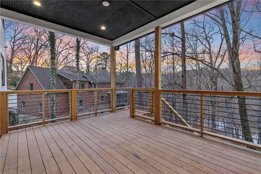 240 Grogans Lake Point, Sandy Springs, Georgia 30350, 6 Bedrooms Bedrooms, ,6 BathroomsBathrooms,Residential,Sold,240 Grogans Lake Point,7532244
