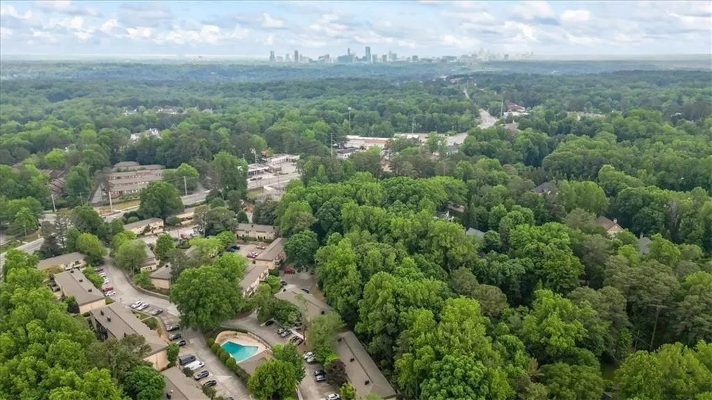 5400 Roswell Road Unit 3, Atlanta, Georgia 30342, 2 Bedrooms Bedrooms, ,1 BathroomBathrooms,Residential,Sold,5400 Roswell Road Unit 3,7385640