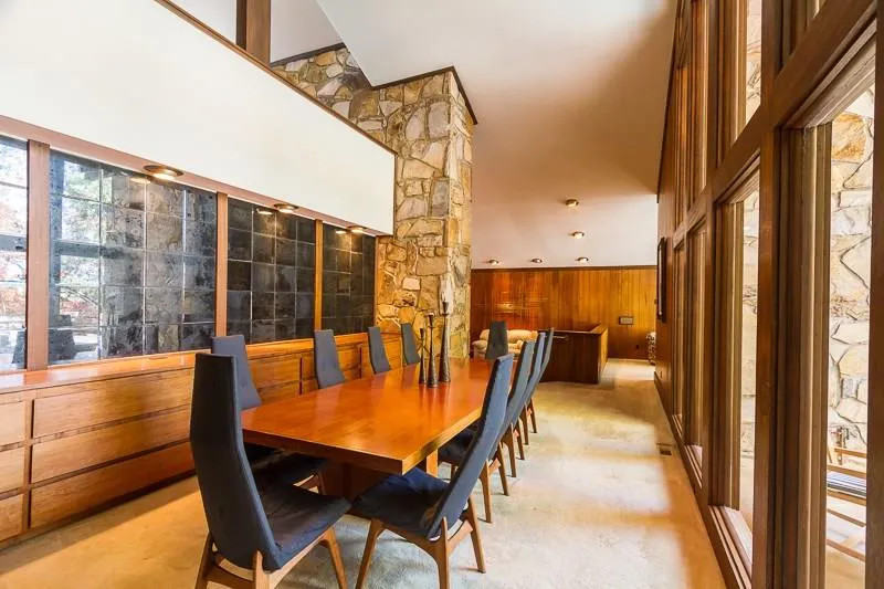 1155 Edgewater Drive, Sandy Springs, Georgia 30328, 6 Bedrooms Bedrooms, ,4 BathroomsBathrooms,Residential,Sold,1155 Edgewater Drive,5769509