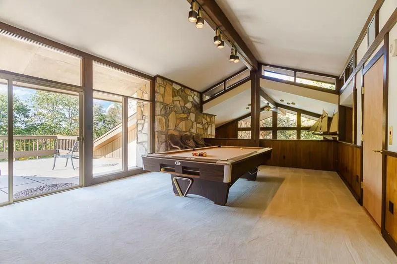 1155 Edgewater Drive, Sandy Springs, Georgia 30328, 6 Bedrooms Bedrooms, ,4 BathroomsBathrooms,Residential,Sold,1155 Edgewater Drive,5769509